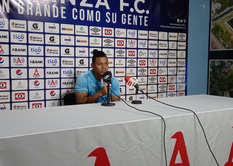 Michell Mercado: “Tuvimos una reunión entre jugadores de Alianza»