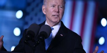 Biden se reúne con gabinete de seguridad de Ucrania ante nuevas amenazas rusas