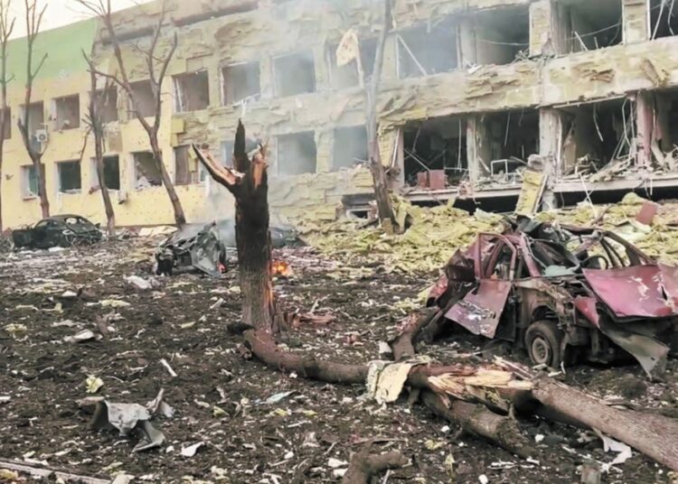 Guerra en Ucrania sigue sumando víctimas en Donetsk y Kiev pese a nuevas negociaciones
