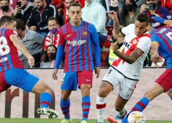 Barcelona buscará consolidar su segundo puesto ante el Rayo