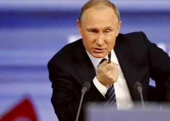 Putin pide a Michel presionar a Kiev para que cese los ataques en Donbás