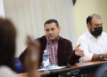 Rolando Castro acuerda crear mesa sobre derechos laborales con empleados del sector limpieza