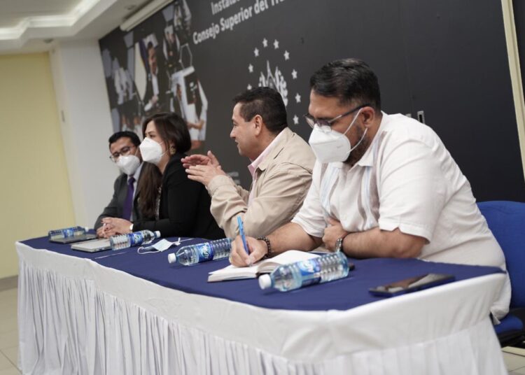 Rolando Castro invita jóvenes de 18 y 40 años en adelante a dejar sus hojas de vida para incluirlos en áreas laborales