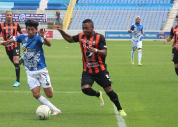 Águila propina goleada “monumental” con 10 jugadores