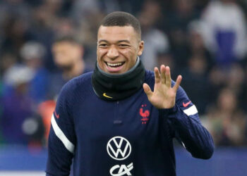 Mbappé renovará con el PSG, según medio francés