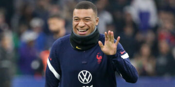 Mbappé renovará con el PSG, según medio francés