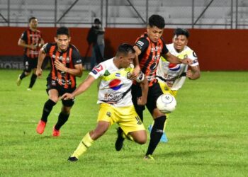 Águila pierde ante 11 Deportivo y le puede decir adiós al liderato general