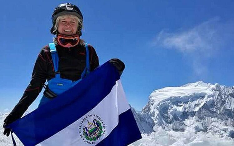 Alfa Karina Arrué, la primera salvadoreña en llegar a la cima del Everest