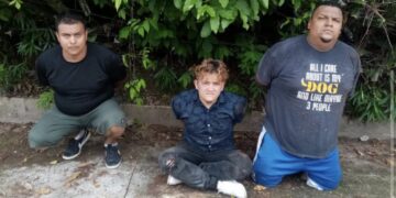 Caen en flagrancia miembros de banda criminal de robacarros en Apopa