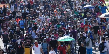 Una caravana de unos 5.000 migrantes se junta en Chiapas rumbo a Ciudad de México