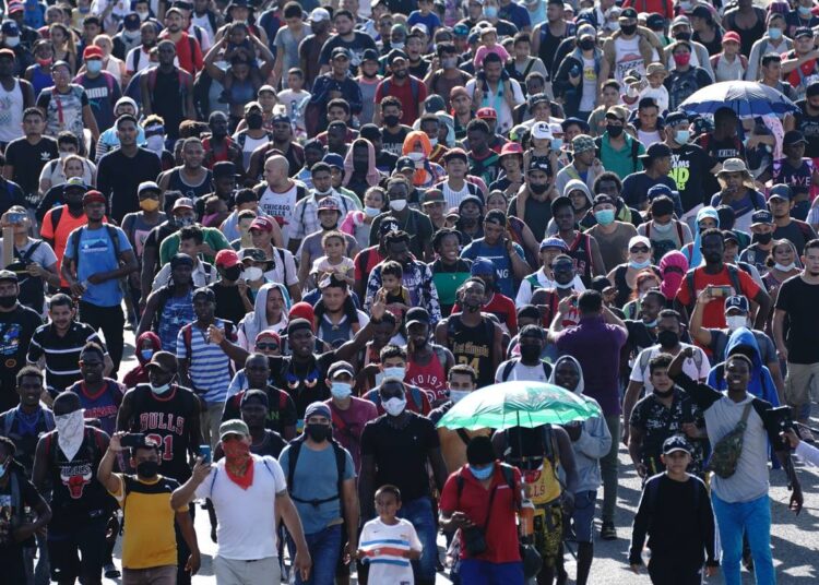Una caravana de unos 5.000 migrantes se junta en Chiapas rumbo a Ciudad de México