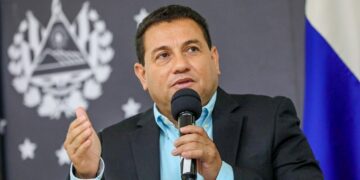 Rolando Castro busca oportunidades de empleo para salvadoreños en Italia