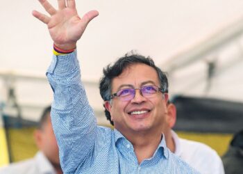 Una Colombia dividida empieza la transición a su primer gobierno de izquierda