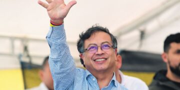 Una Colombia dividida empieza la transición a su primer gobierno de izquierda