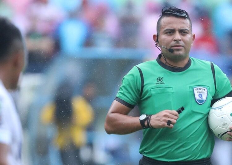 Alianza FC “repudia” acto de árbitro de la final del Clausura que alteró diagnóstico médico