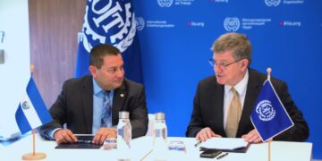 Ministro de Trabajo Rolando Castro entrega convenios ratificados en OIT