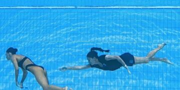 Nadadora de Estados Unidos es rescatada en el Mundial de natación