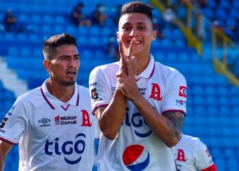 Bryan Tamacas podría jugar en la Primera División de Brasil