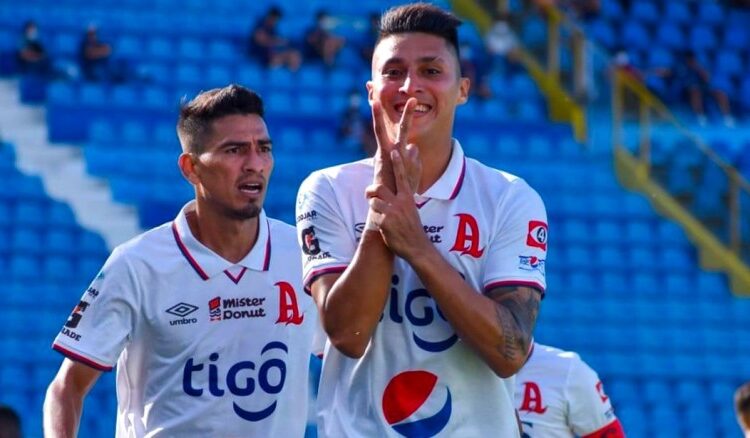 Bryan Tamacas podría jugar en la Primera División de Brasil