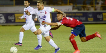 Alianza y FAS reactivarán el fútbol en medio de la crisis