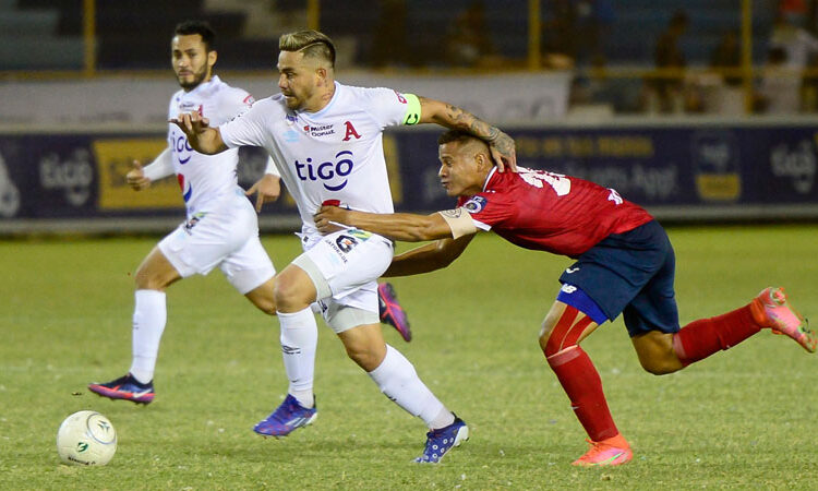 Alianza y FAS reactivarán el fútbol en medio de la crisis