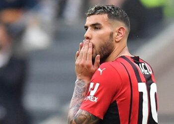 Multas a jugadores del AC Milan por haber insultado al Inter