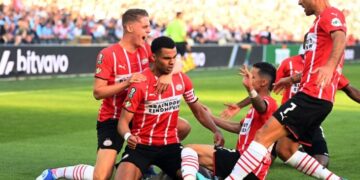 PSV eliminó al Mónaco gracias al ex goleador del Barcelona