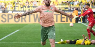 Dortmund sufre su primera derrota tras una épica remontada del Werder Bremen
