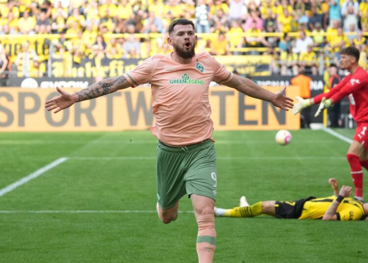 Dortmund sufre su primera derrota tras una épica remontada del Werder Bremen