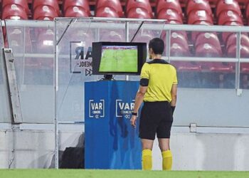 FIFA busca que los árbitros mundialistas eviten el uso de la tecnología