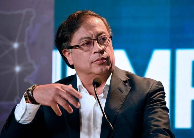 Petro considera que Guaidó es un presidente «inexistente»