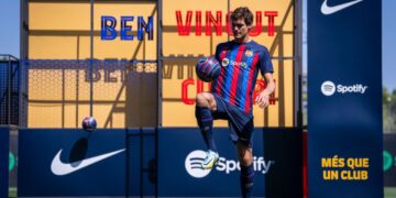 Barcelona presentó a sus últimos fichajes