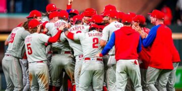 Philadelphia Phillies pegó primero en la Serie Mundial tras increíble remontada