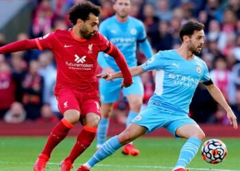 Manchester City enfrenta al Liverpool con el liderato como principal objetivo