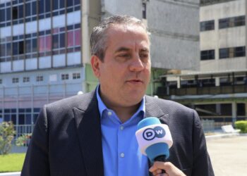 Sustituyen a Romeo Auerbach en la Comisión de Reformas Electorales