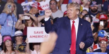 Trump evita responder ante comité de la Cámara que insiste en el fraude electoral