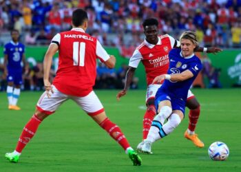 Arsenal intentará mantener el liderato de la Premier en el derbi londinense