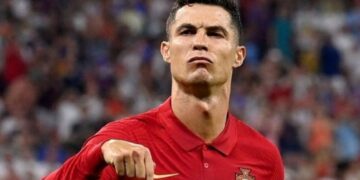 Jugador de Portugal rechaza abrazo de ánimos de Cristiano Ronaldo ¿Tensión?