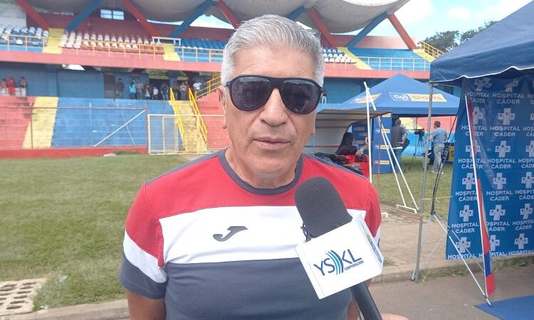 ¿No sigue Octavio Zambrano como técnico de FAS?