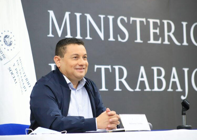 Ministro Rolando Castro: “La reforma premia a toda la gente del salario mínimo”