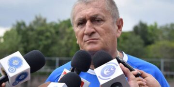 Alexánder Larín: ni descartado ni confirmado para regresar al Alianza