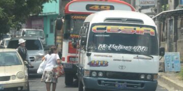 Subir multas no solucionan el problema, aseguran buseros