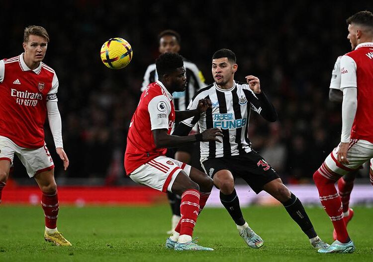 Arsenal no pasa del empate ante Newcastle y el Manchester United sigue en racha