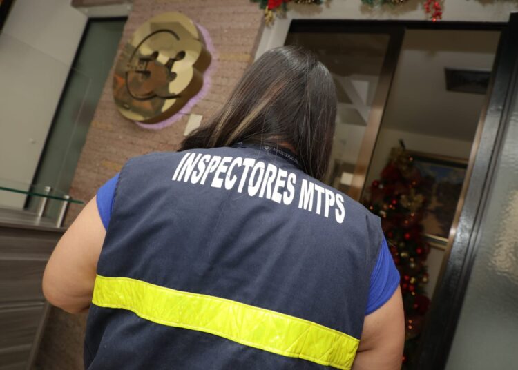 Ministro Rolando Castro dice que están garantizando los derechos de los trabajadores en canal 33