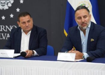 Más de 100 mil trabajadores se han visto afectados porque patronos se quedan con las retenciones; denuncia ministro Castro