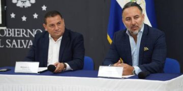 Más de 100 mil trabajadores se han visto afectados porque patronos se quedan con las retenciones; denuncia ministro Castro