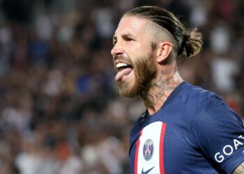 Así fue el violento gesto de Sergio Ramos contra un fotógrafo tras perder en Champions