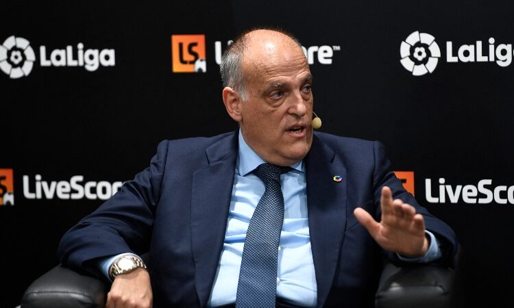 Presidente de liga española dice “no habría sanciones” para el Barca por pagos a arbitraje