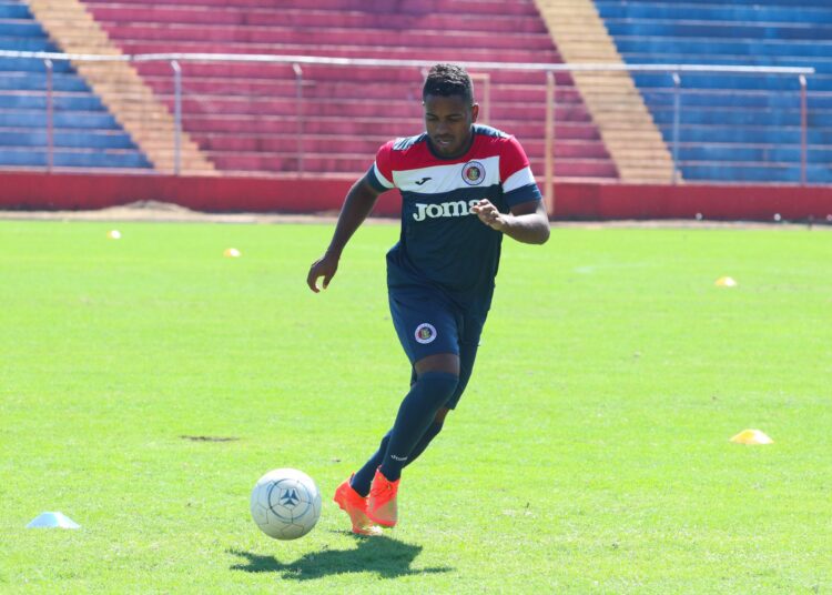 FAS busca su primer triunfo en el Clausura