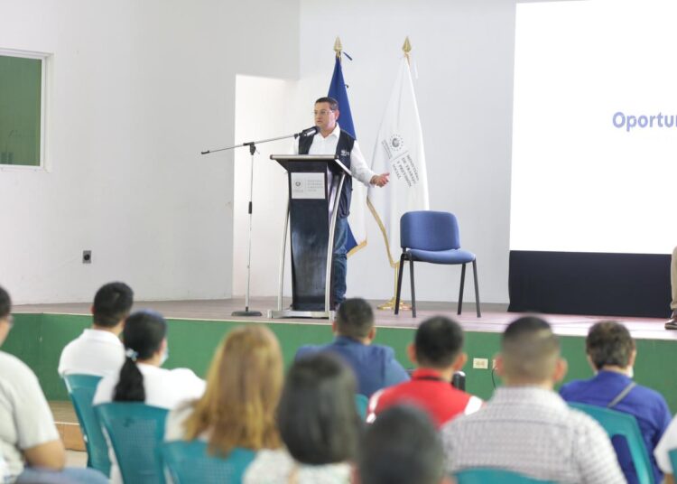 Rolando Castro en la Gira Por El Empleo en Santa Ana “Vamos a tener más fuentes de empleo, así se dinamizará la economía”
